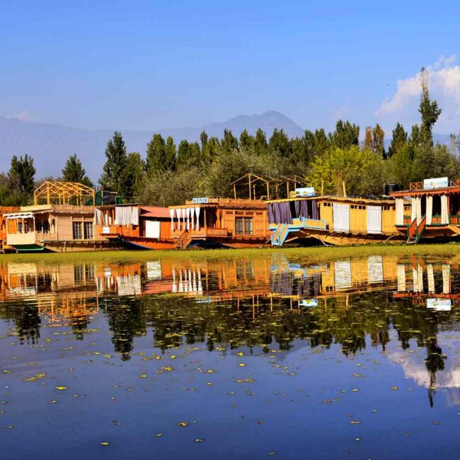 Jammu & Kashmir: A Mesmerizing Journey Through Kashmir’s Paradise 5D/4N