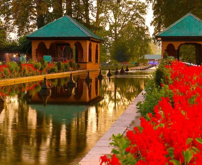 Jammu & Kashmir: A Mesmerizing Journey Through Kashmir’s Paradise 5D/4N