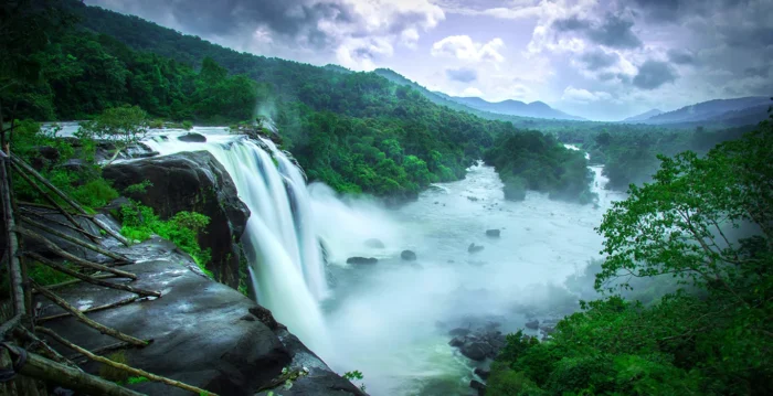Waterfall to Backwaters: 3 Days in Athirappilly & Alappuzha 2N/3D